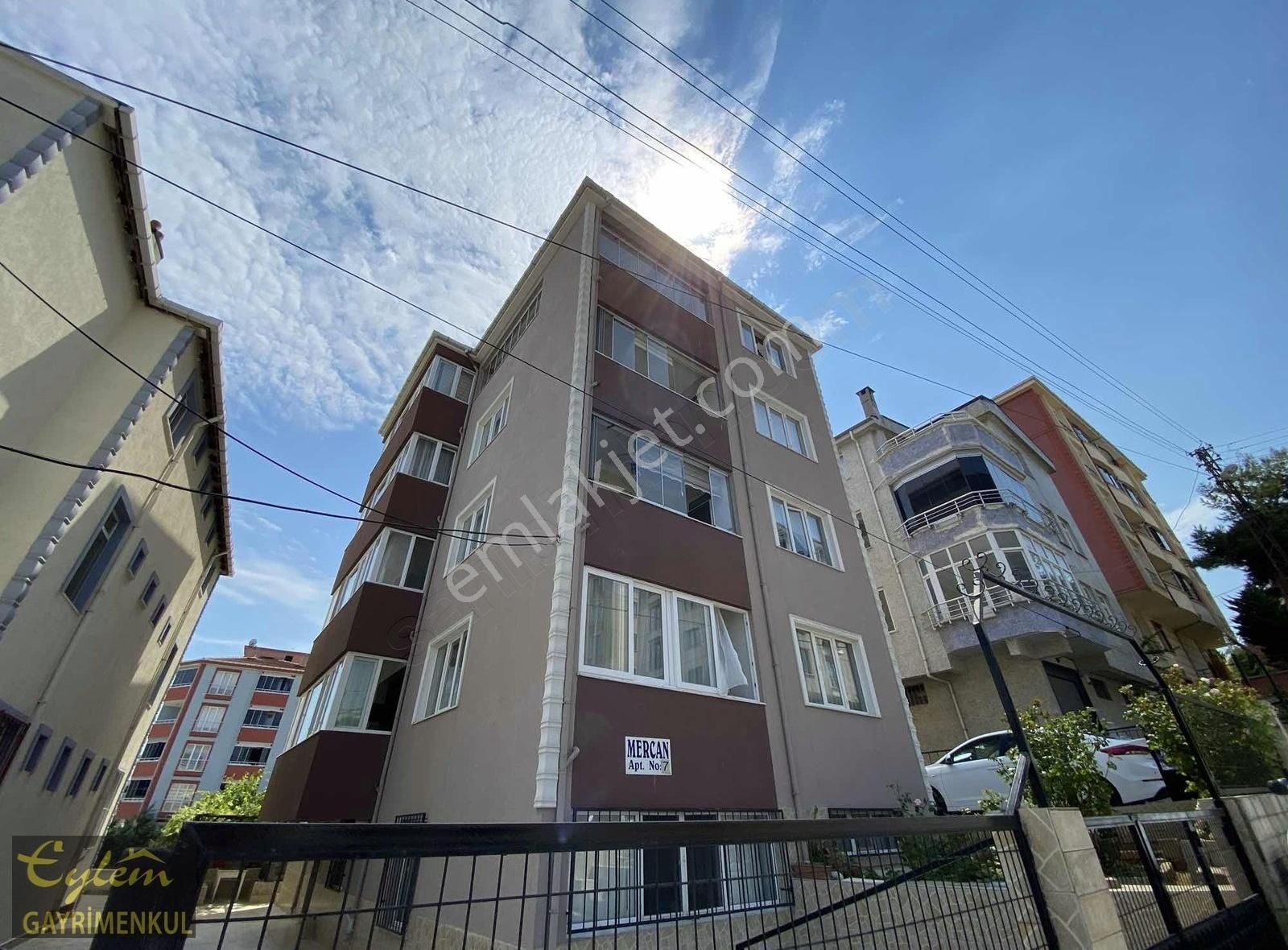 Eylem Gayrimenkul'den Altınova'da 3+1 Deniz Manzaralı Daire