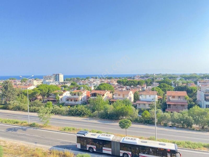 Ürkmez'de Plaja 300m Asansörlü Deniz Manzaralı Satılık 2+1 Daire