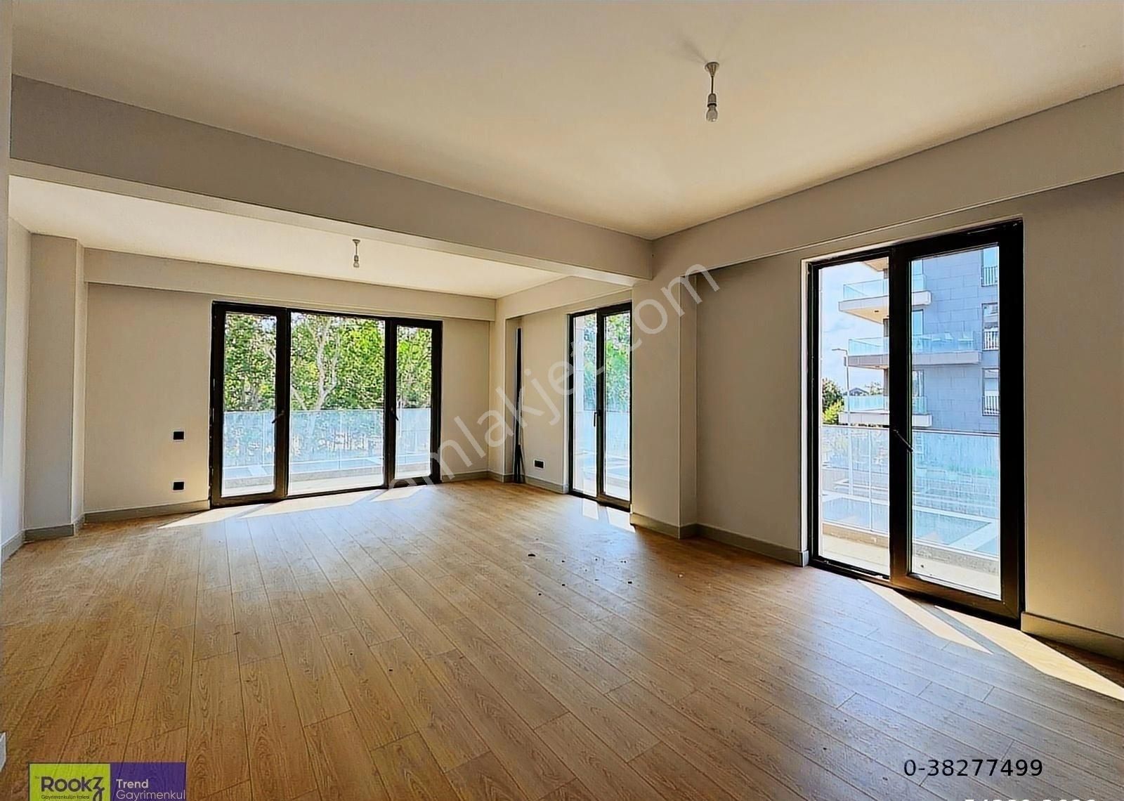 Çekmeköy Emlak Konut Çınarköyde 254 M² Lüks 4+1 Kiralık Daire