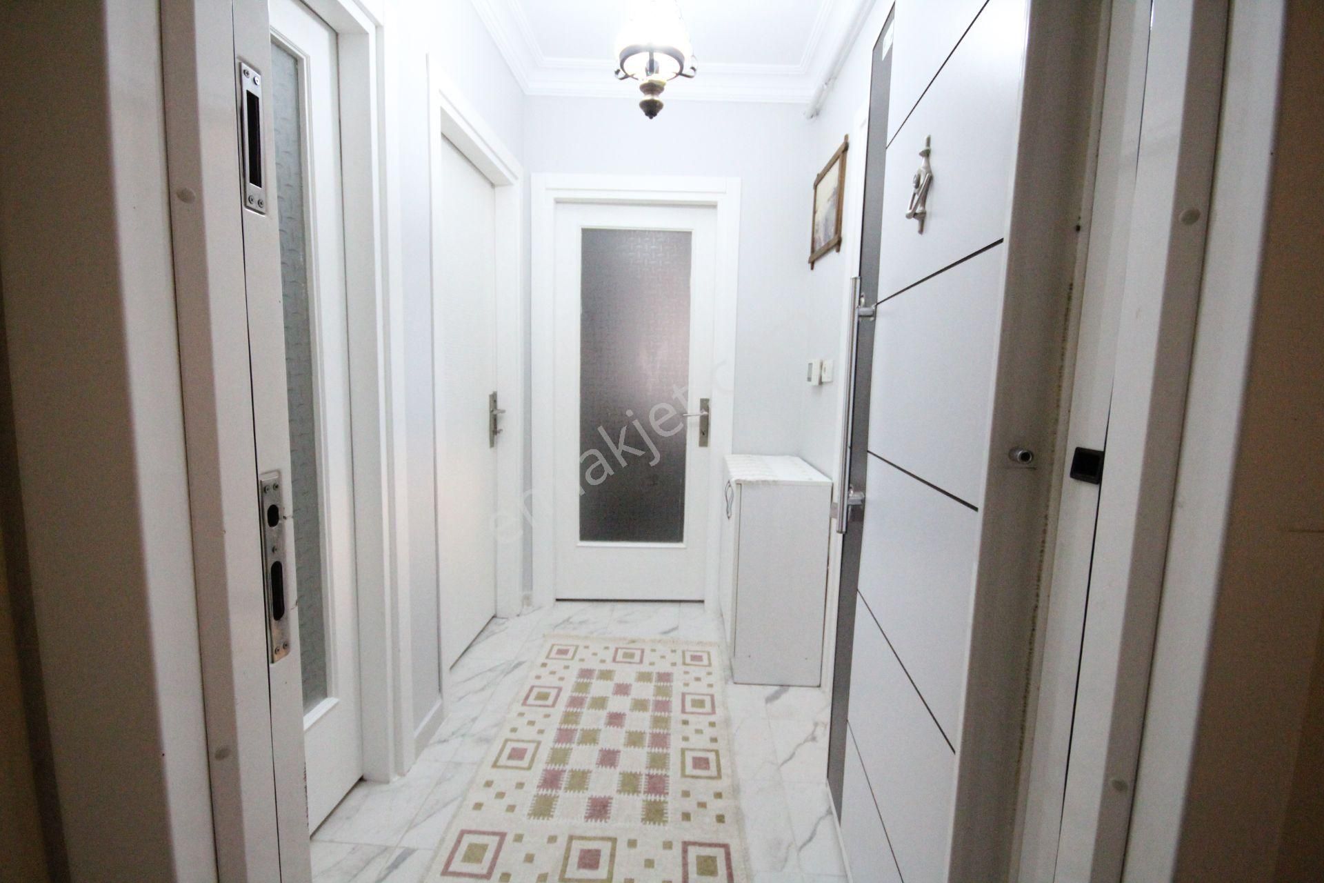 Bahçelievler Devlet Hastanesi Yakını 1+1 65m2 Y.giriş Asansörlü