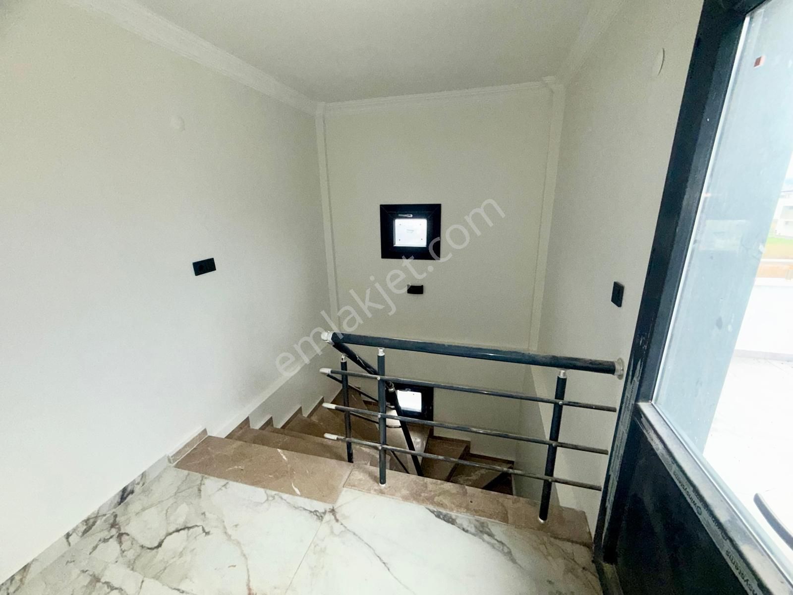 Dikili Cumhuriyet Mah. Çetin Emeç'te Satılık Müstakil 4+1 Villa - Görsel 20