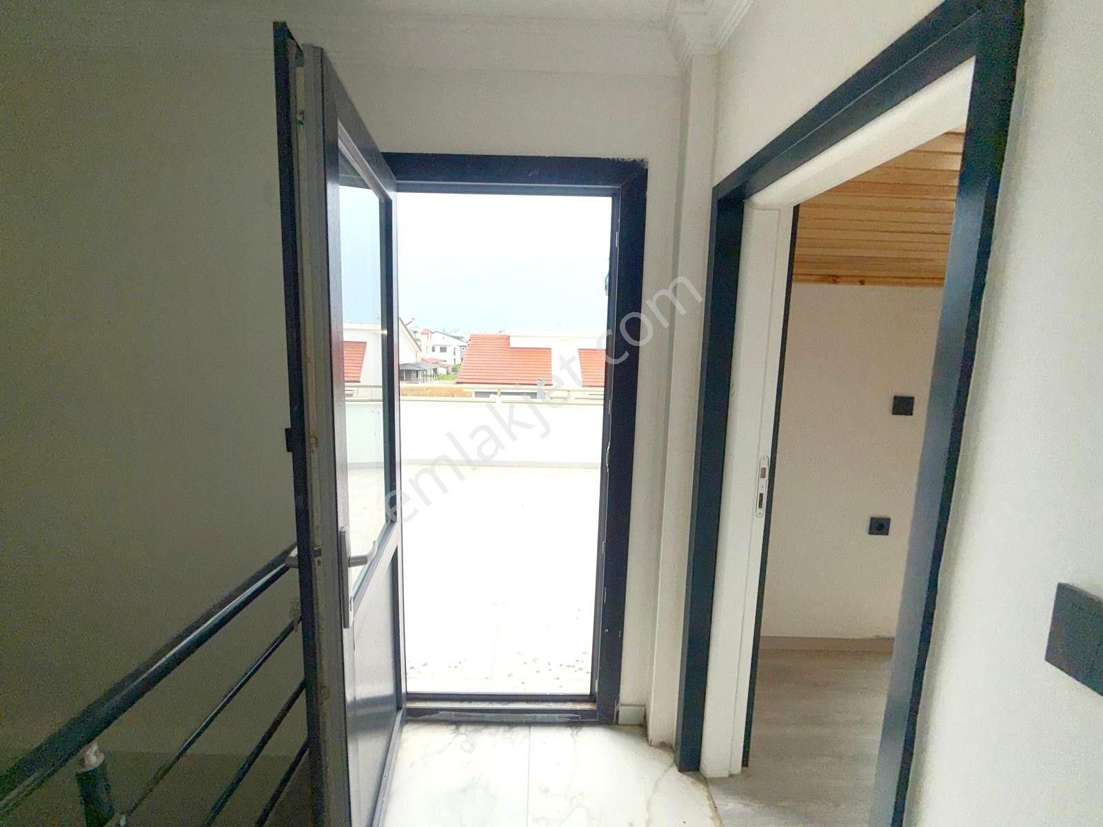 Dikili Cumhuriyet Mah. Çetin Emeç'te Satılık Müstakil 4+1 Villa - Görsel 21