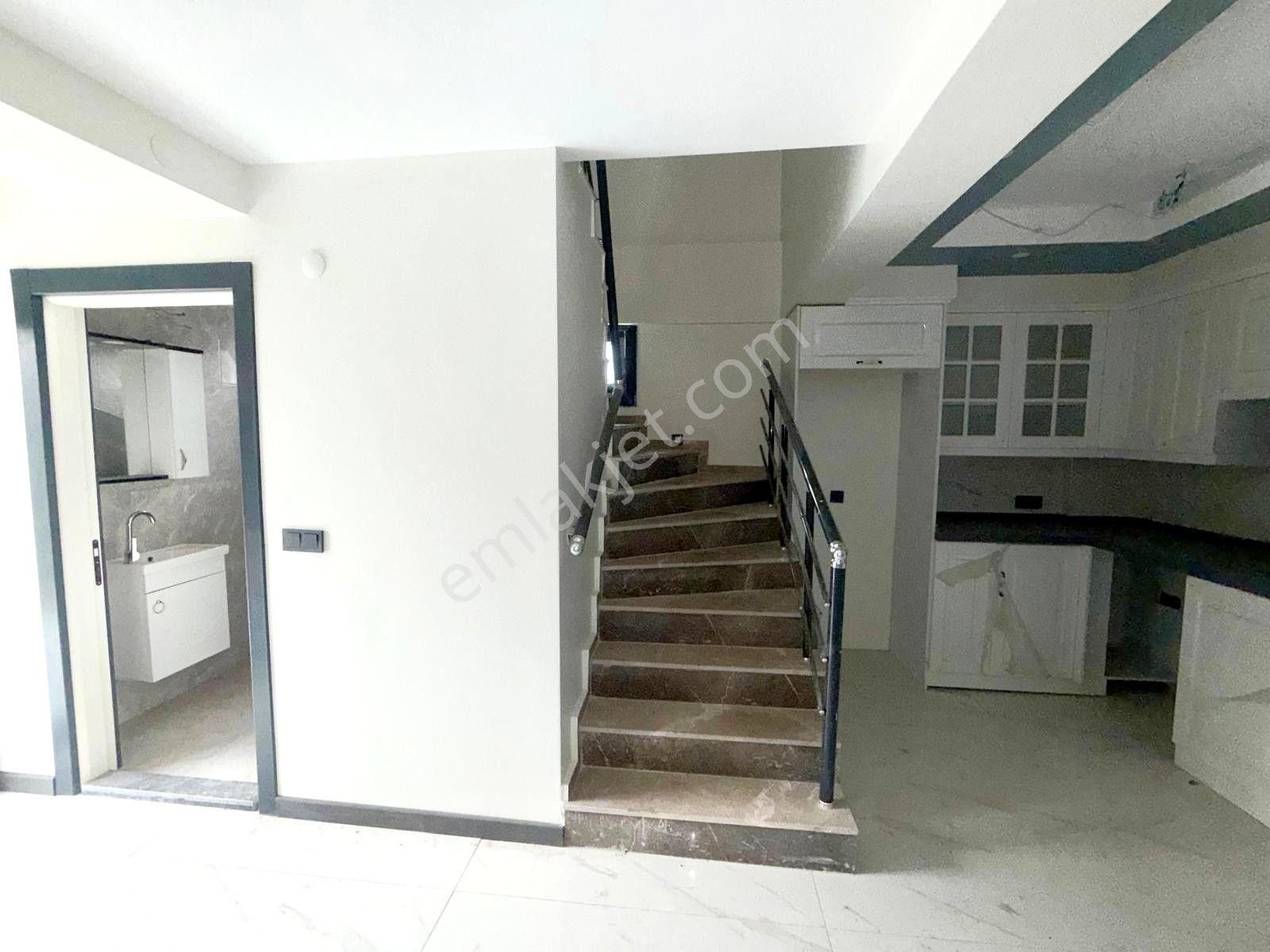 Dikili Cumhuriyet Mah. Çetin Emeç'te Satılık Müstakil 4+1 Villa - Görsel 11