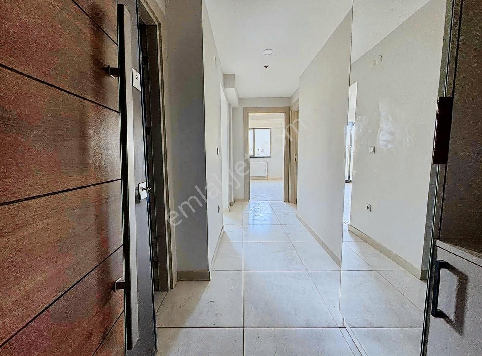 Bayraklı İzka Royal 2+1 Kiralık Havuzlu Sıfır Daire