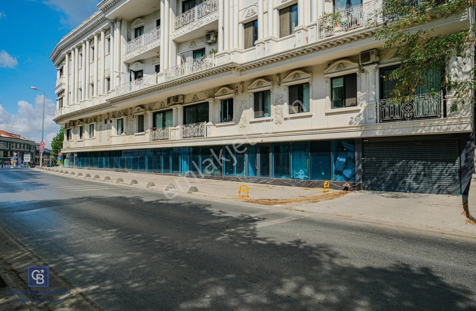 Kemerburgaz Bahçeköy Cadde Üzeri 693m2 Satılık Köşe Dükkan