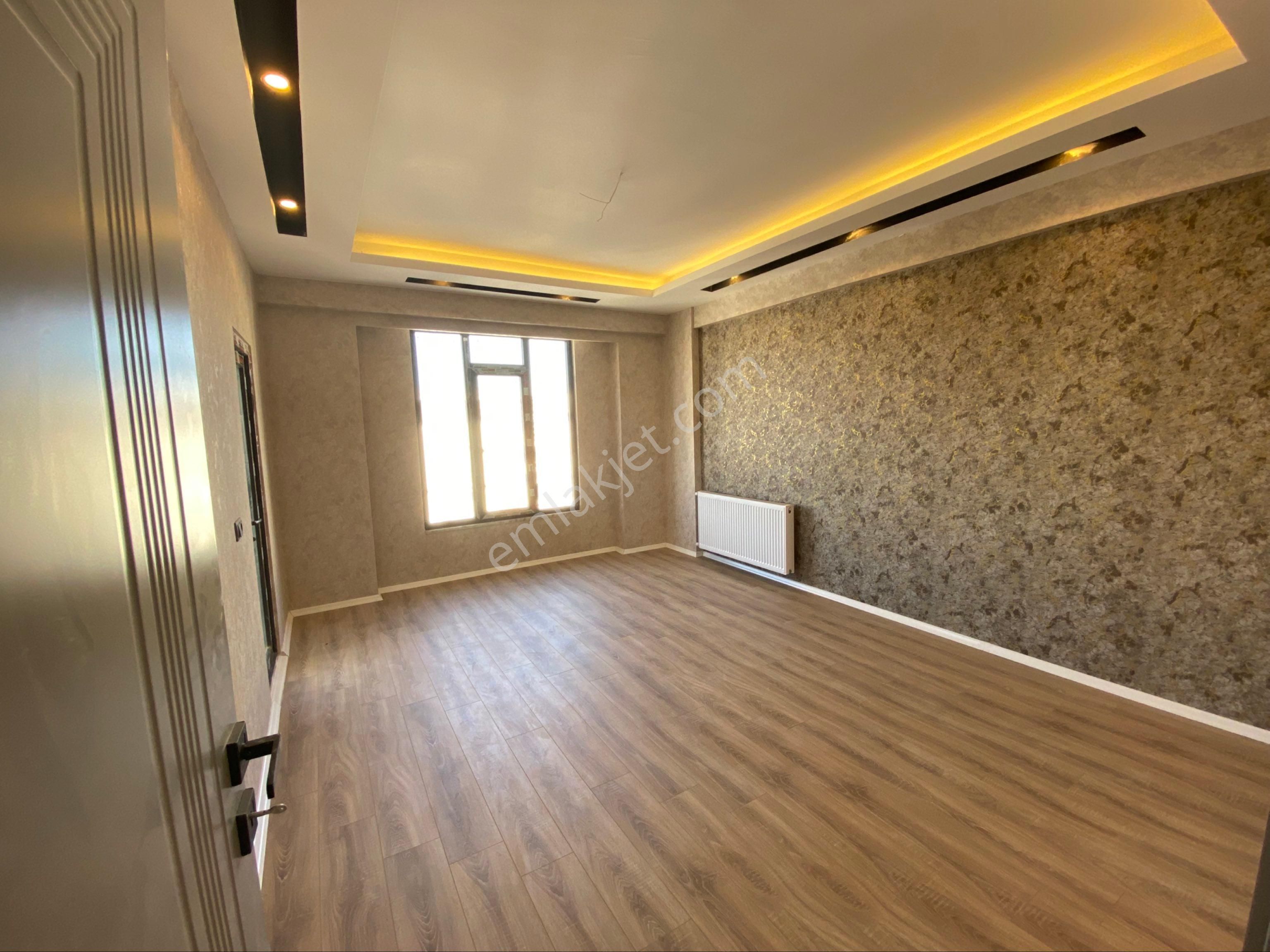 Cadde 17 Emlaktan 2+1 Geniş Daire Fırsatı