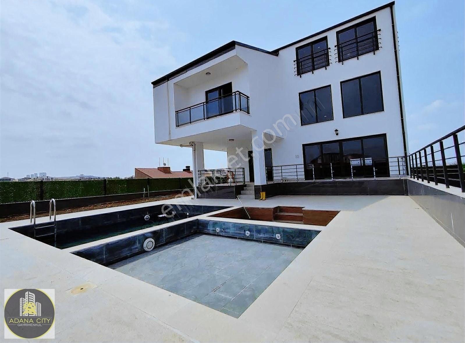 Sarıçam Bayramhacılı' Da Ultra Lüx Triplex Villa