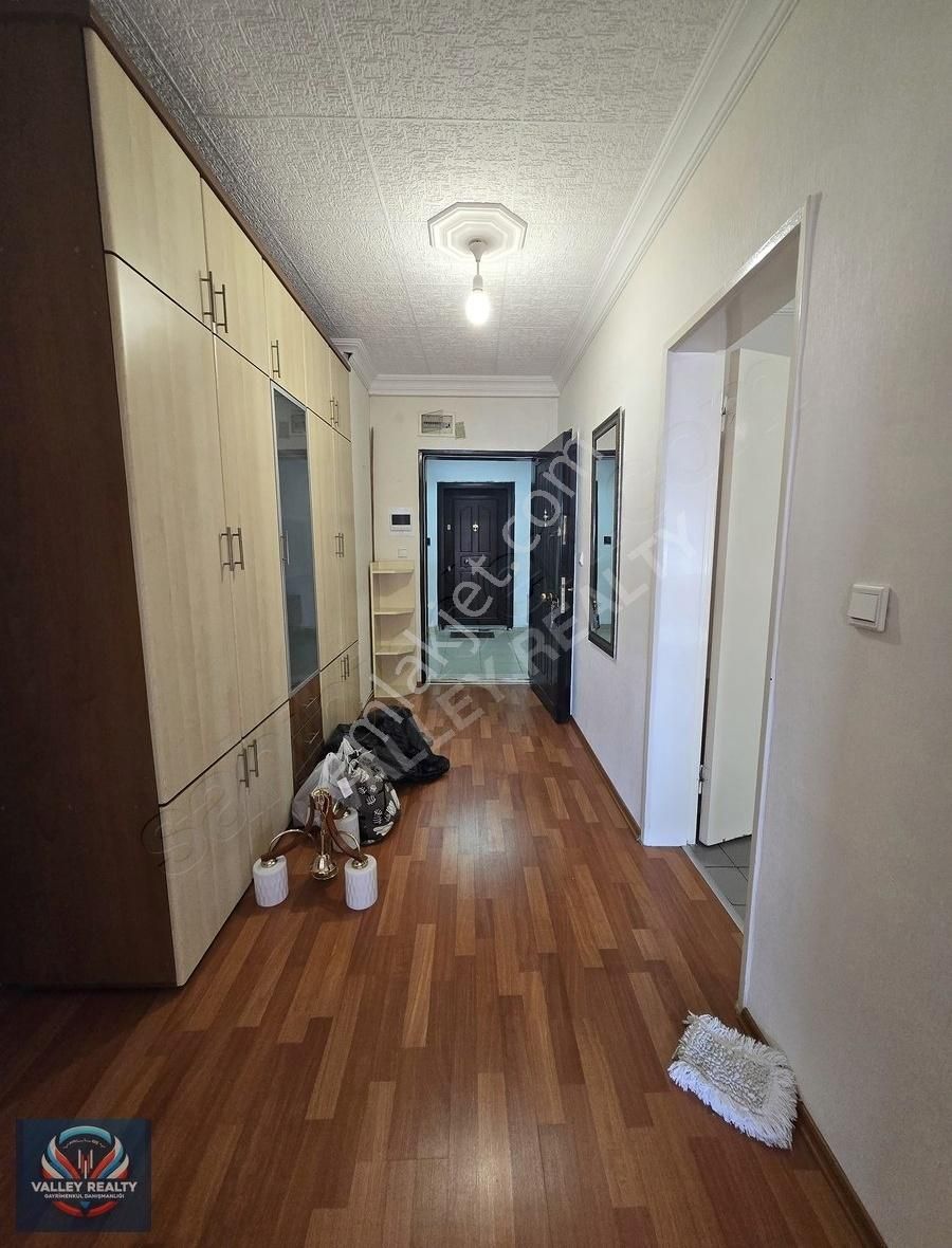 Valleyden Emlak Konutlarında Geniş Ve Kullanışlı 3+1 Daire!