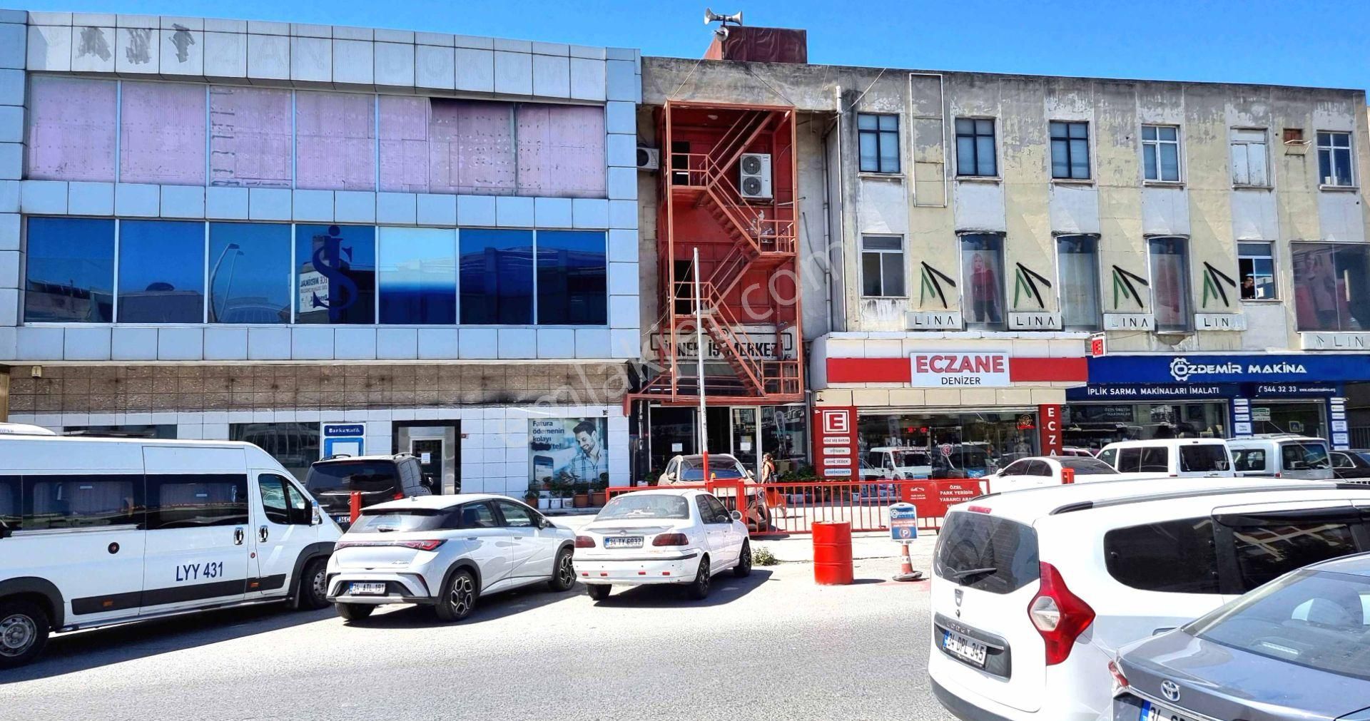 Gümüşsuyu Caddesi Örnek İş Merkezinde Satılık İşyeri