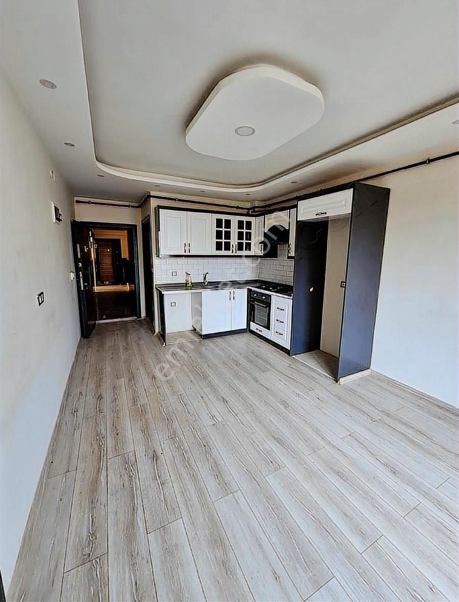 Cumhuriyet Mahallesinde Satılık Eşyalı 1+1 Daire