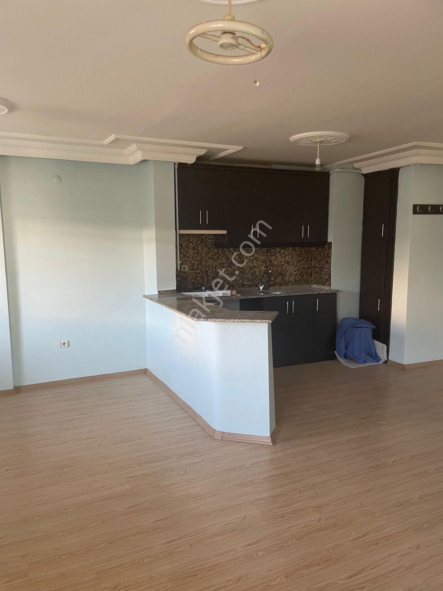 Küçükbakkalköy Kastelli De Satılık 2+1 Daire Yatırımlık