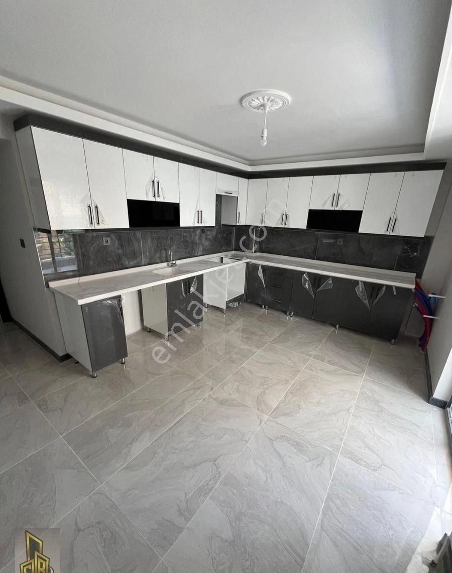 Yıldıztepe Mah Sıfır Süper Lüks 4+1 150 M2 Cadde Üstü Daire