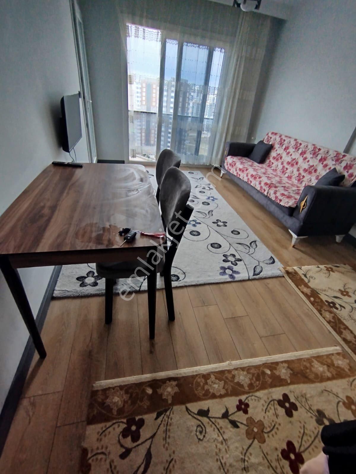 Sarıçam Çarkıpare De Çok Acil Satılık 1+1 Ful Eşyalı Daire