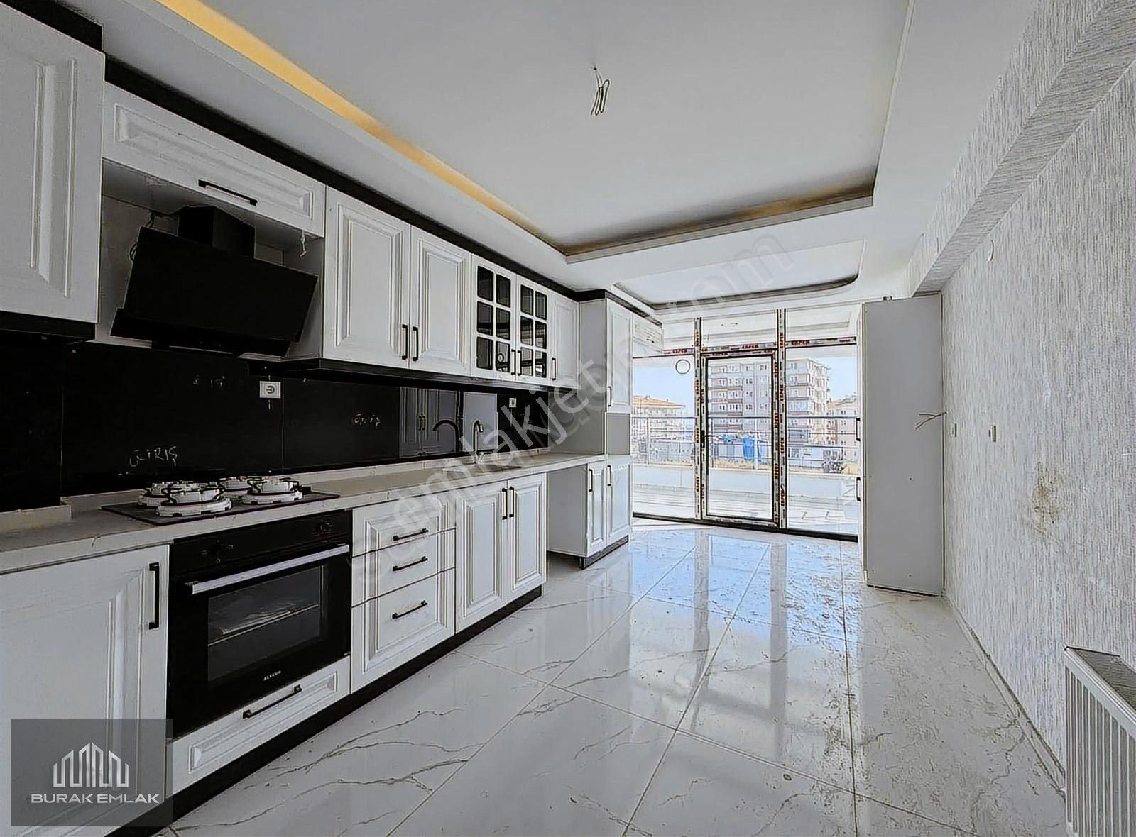 Burak'tan Cadde Üstü Ultralüx Sitede, G.odalı Sıfır 185m2 4+1