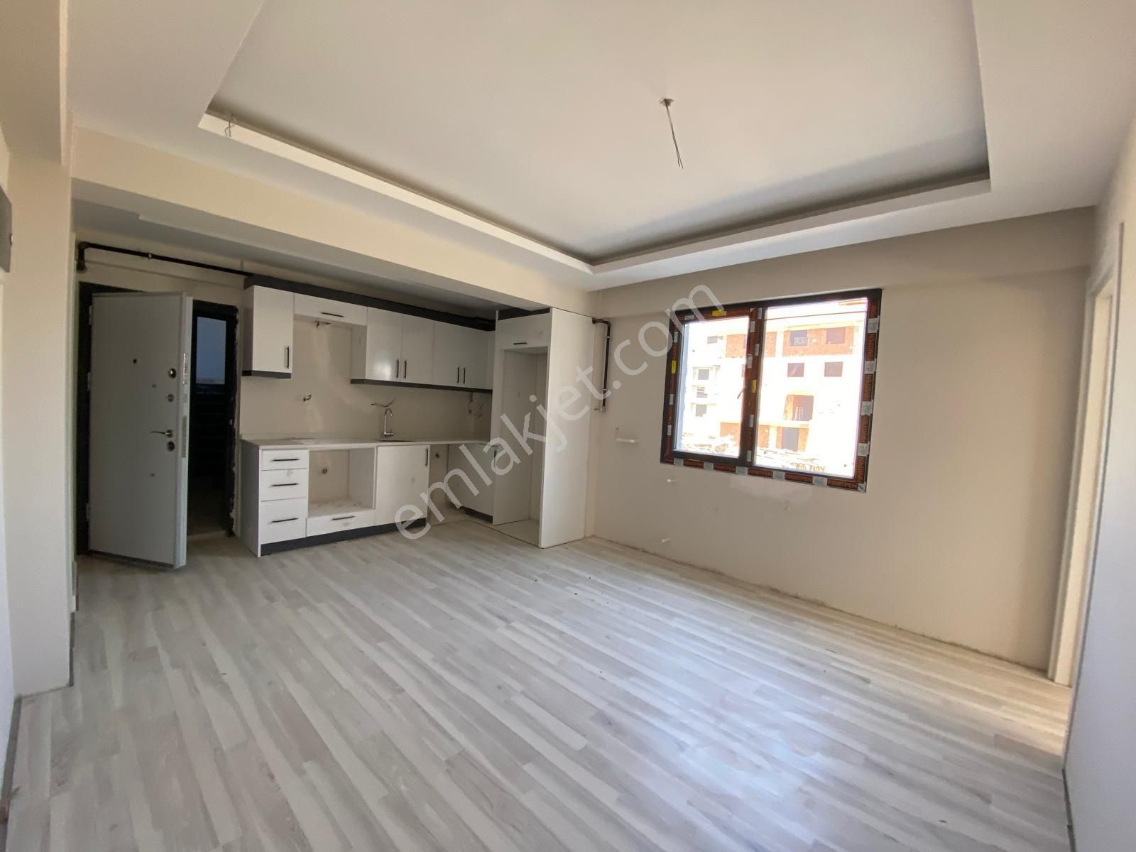 Kurtuluş Mahallesinde 1+1 Satılık Lüx Daire