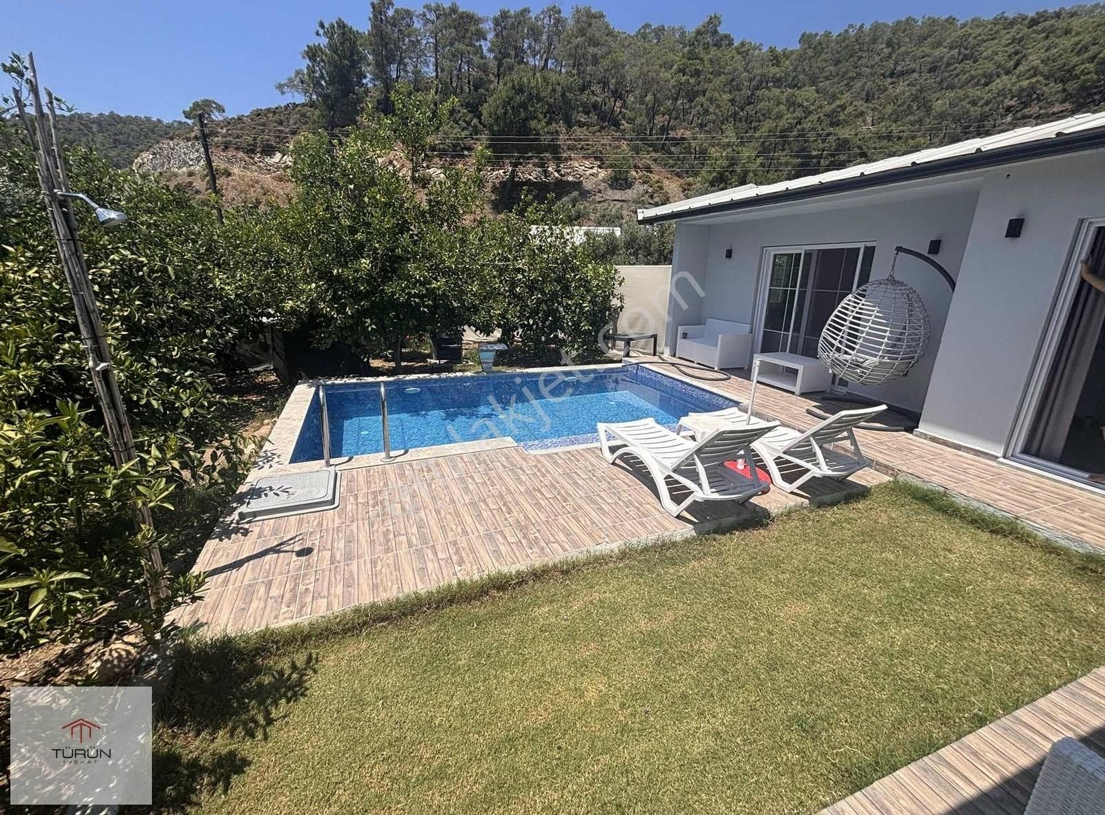 Fethiye Yanıklar Mahallesinde Havuzlu 2+1 Kiralık Villa