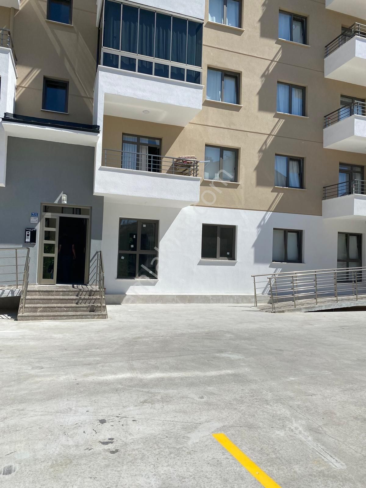 Esenler Mah.kapalı Otoparklı 2+1 Sıfır Giriş Kat