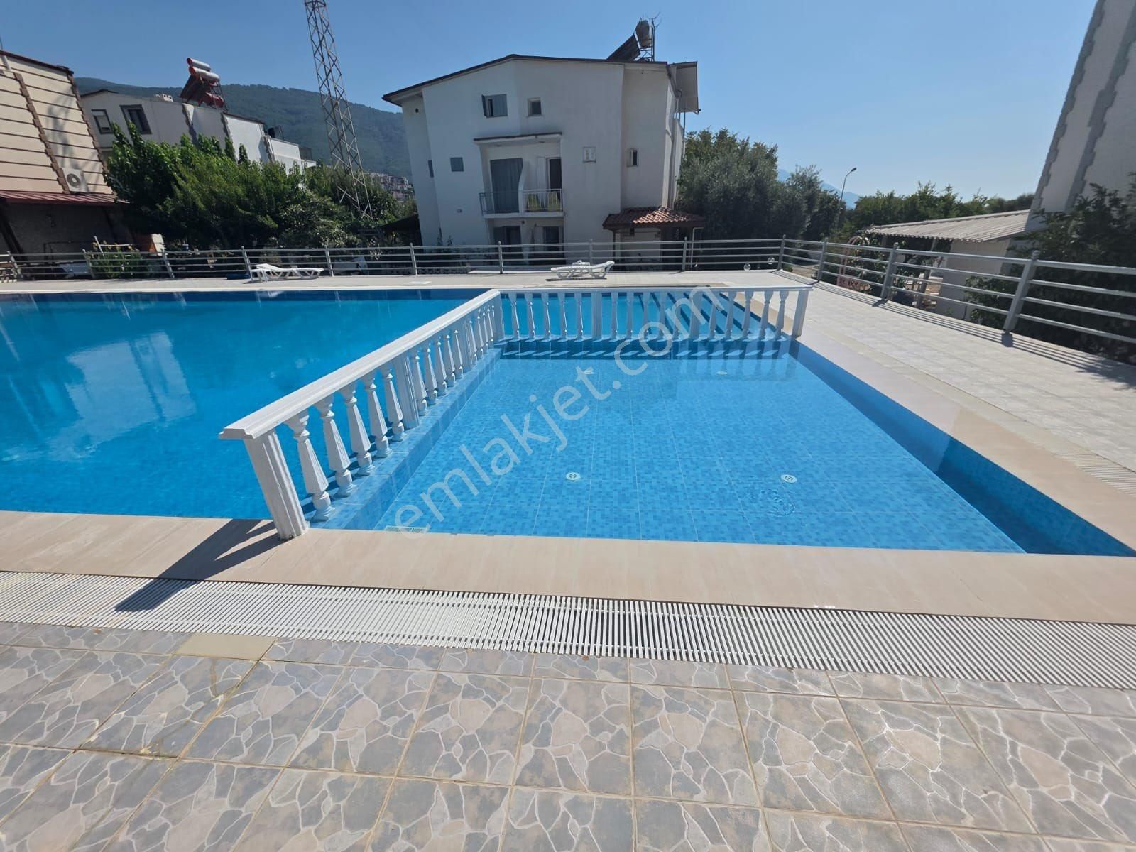 Kuşadası Güzelçamlıda Satılık 4+1 Triplex