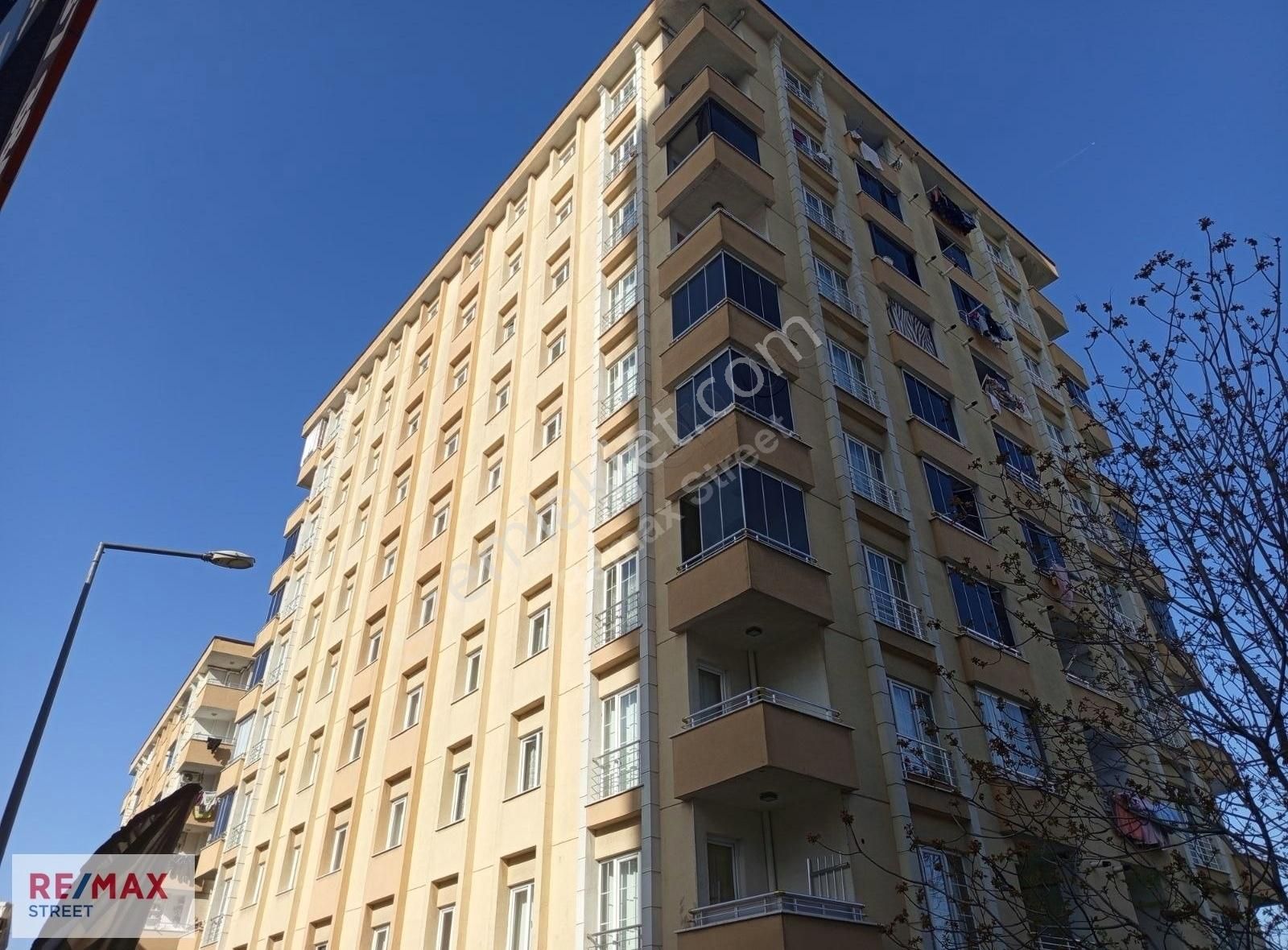 Esenyurt Sultaniye Mahallesi'nde 3+1 Gediz Evleri Kiralık