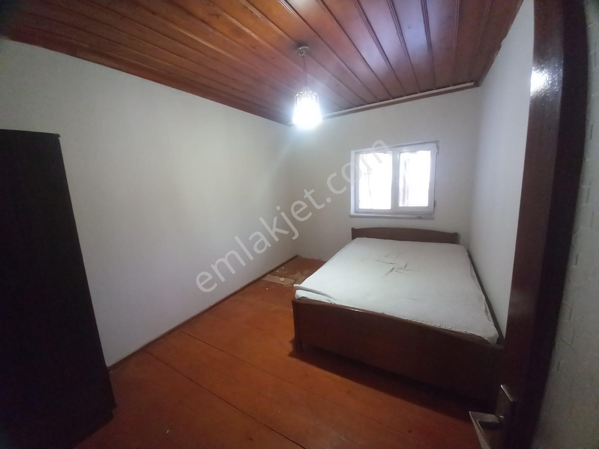 Ayvada'dan Ayvalık Merkez'de Deniz Manzaralı Avlulu 2+1 Rum Evi - Görsel 15