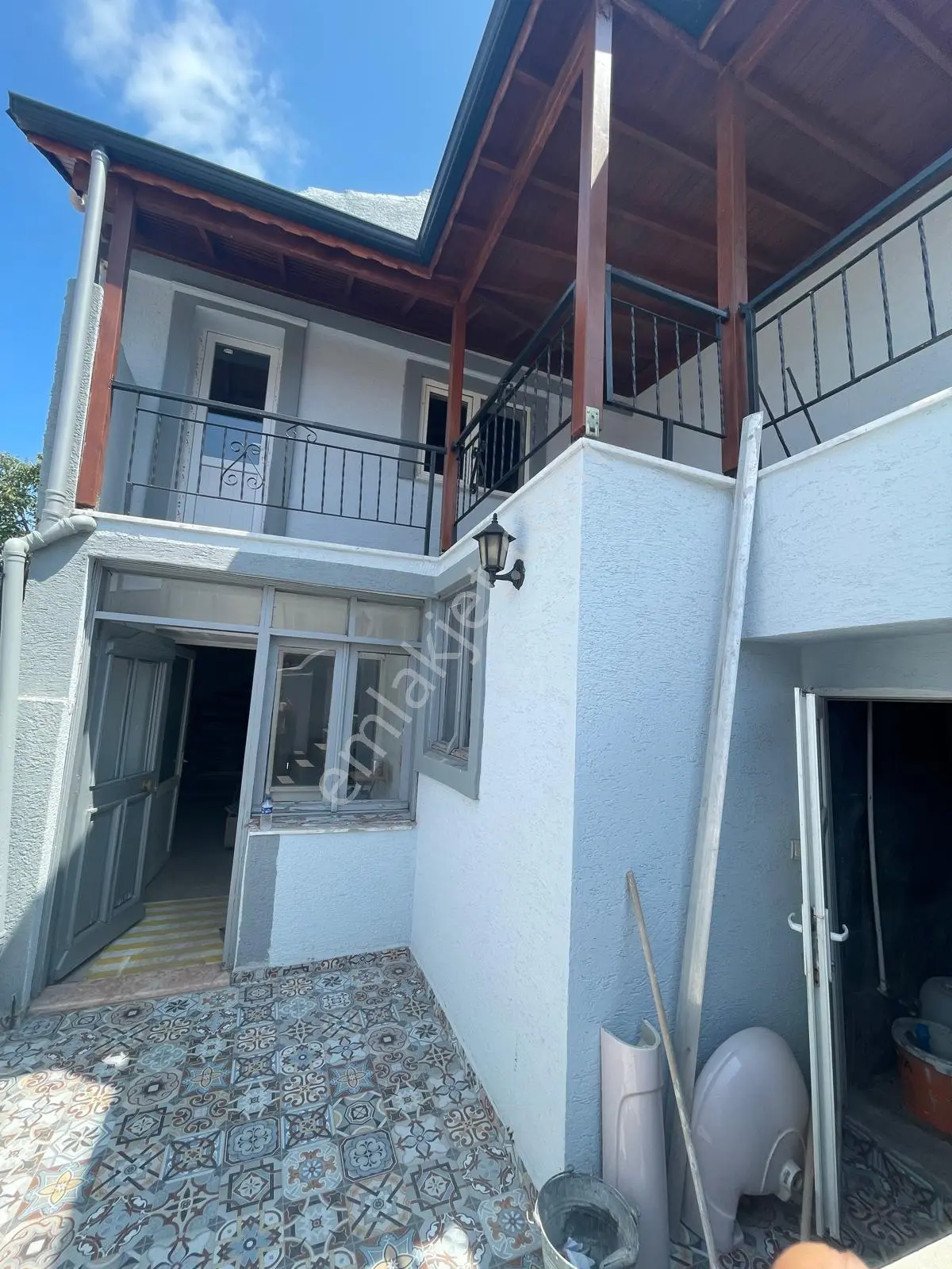 Ayvada'dan Ayvalık Merkez'de Deniz Manzaralı Avlulu 2+1 Rum Evi - Görsel 3