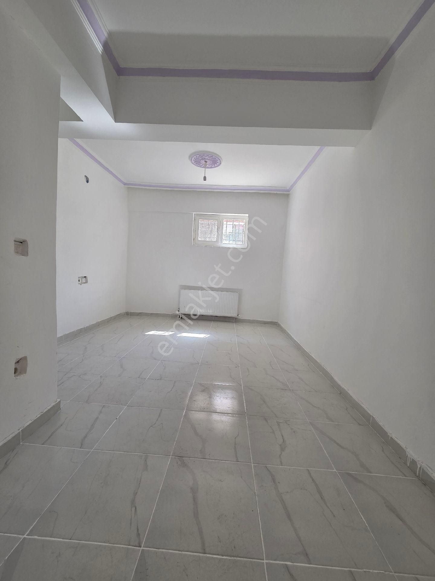 Ankara Sincan Selçukluda 2+1 Bahçe Katı Acilen Satılık