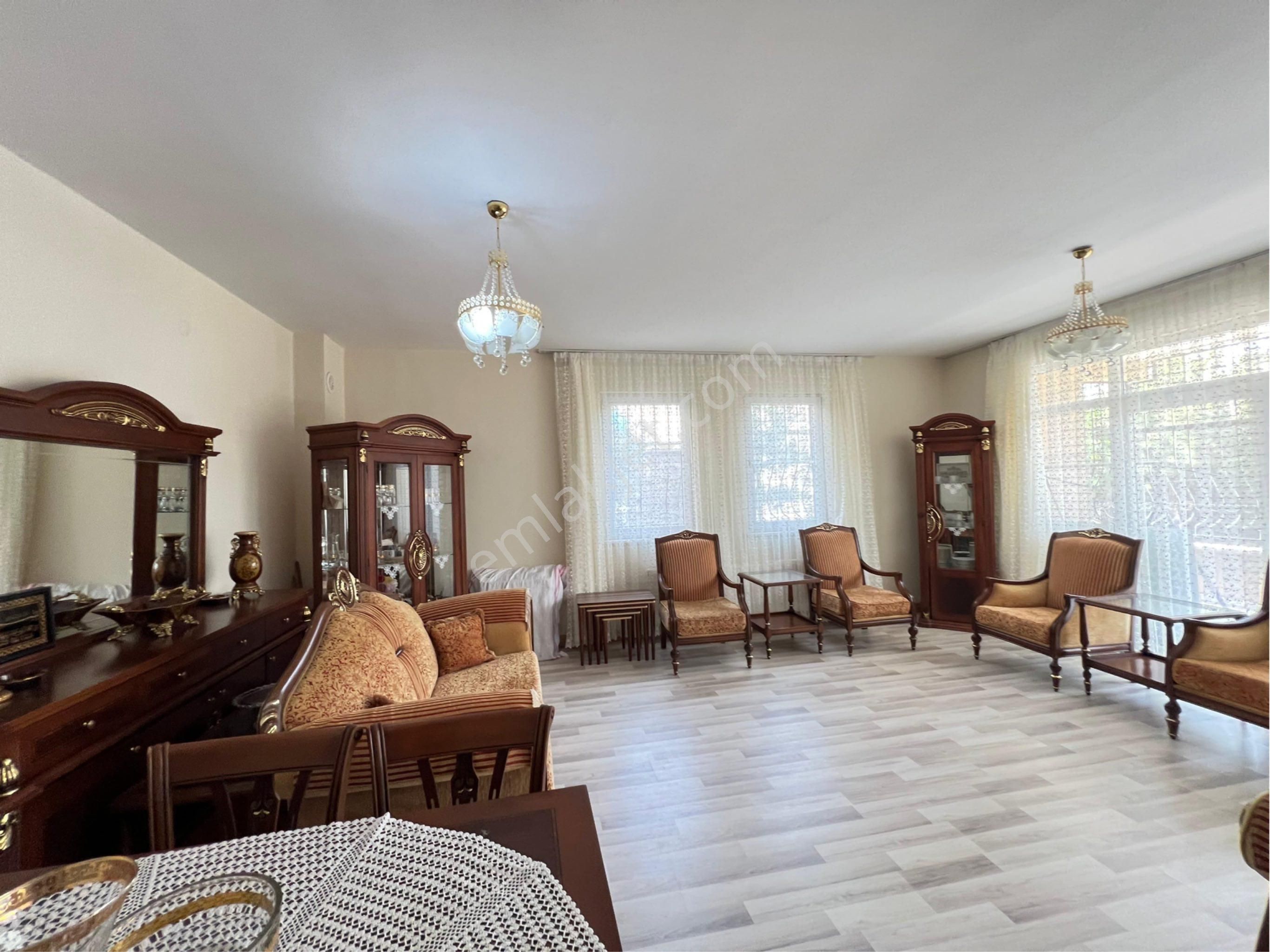 Realty World Mns2 Gayrimenkul Mehmetden Karaköprü Seyrantepe Maşukta 4odalı Giriş Kat Satılık Daire