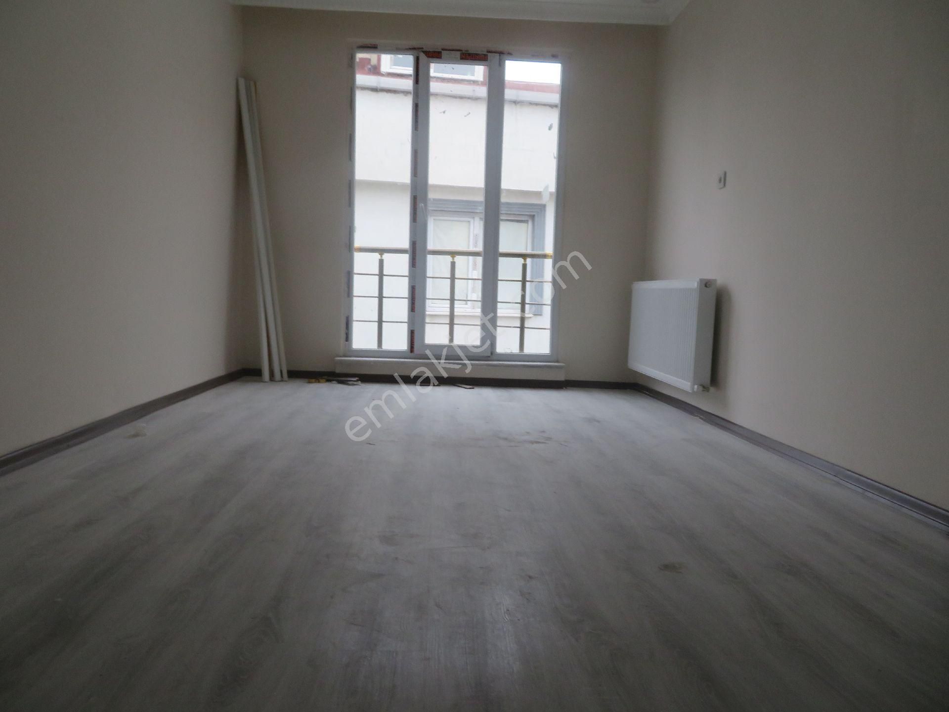 İkitelli Mehmet Akifte Kiralık 1+1 3.kat