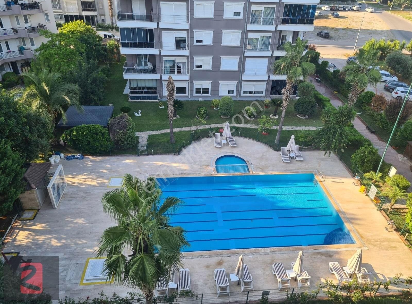 Havuzlu Güvenlikli Sitede Ayrı Mutfaklı Eşyalı Kiralık