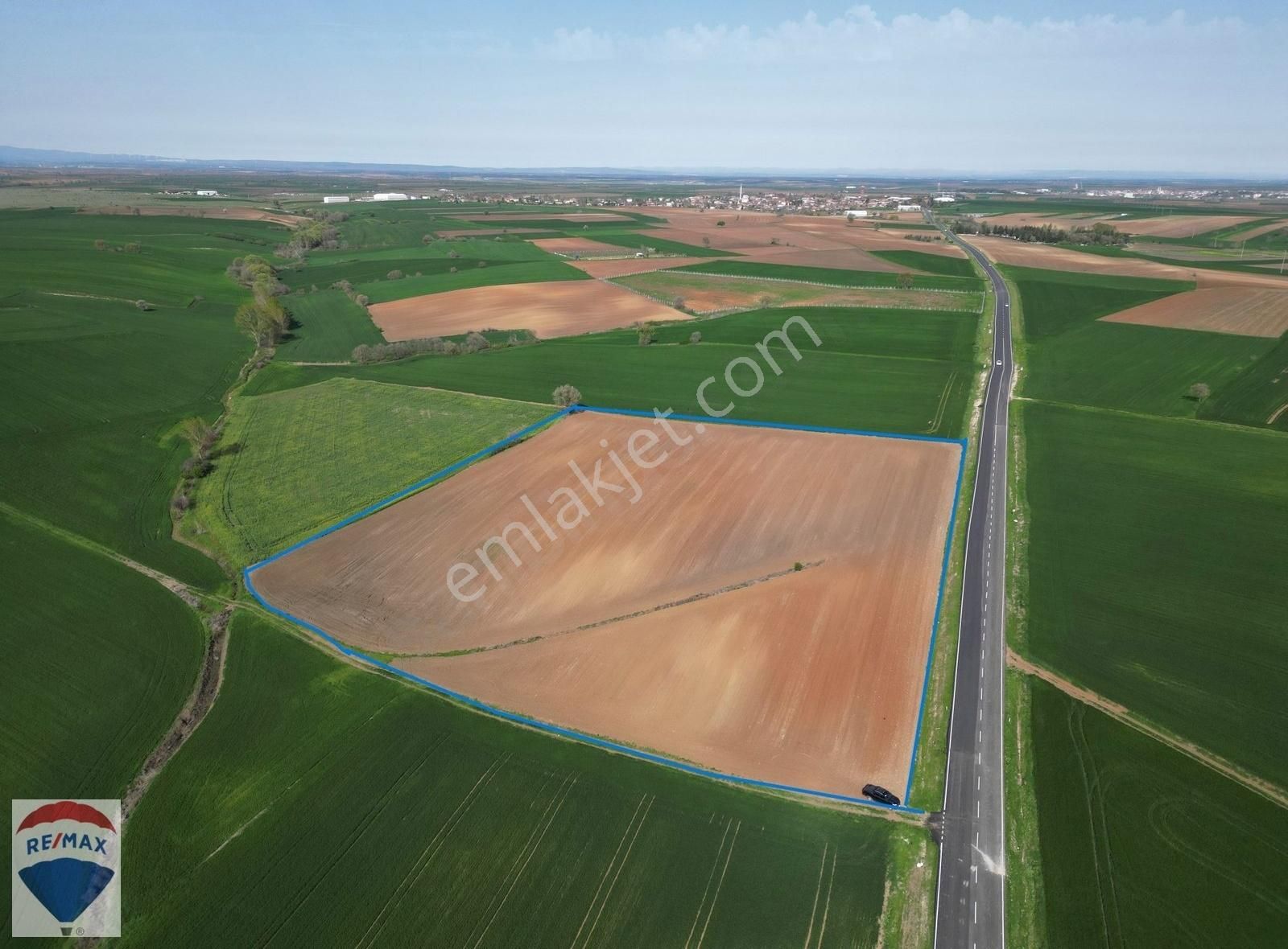 Lüleburgaz'da Satılık +170 Mt Asfalt Cepheli 22.600 M2 Arazi