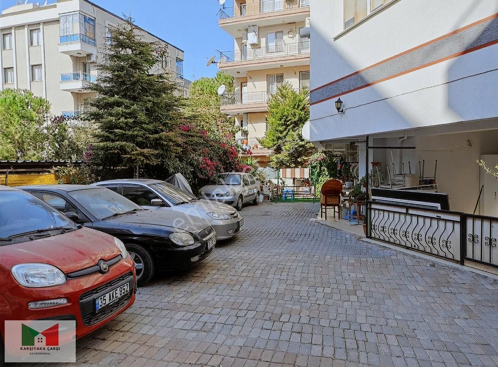 Bornova'nın Merkezinde Doğalgazlı Ve Eşyalı 2+1