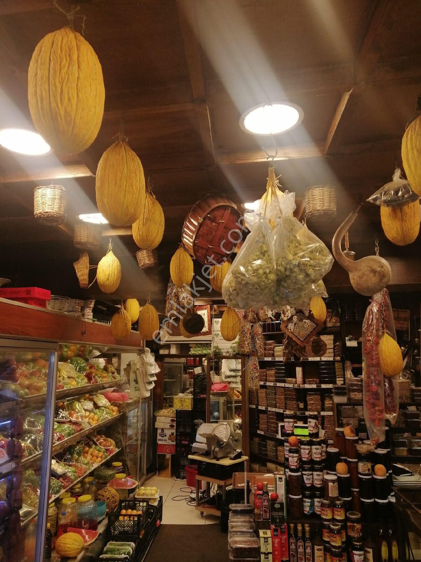 Küçükyalı Cadde"de Devren 45 M2 Ön Kullanımlı Manav Şarküteri - Görsel 26