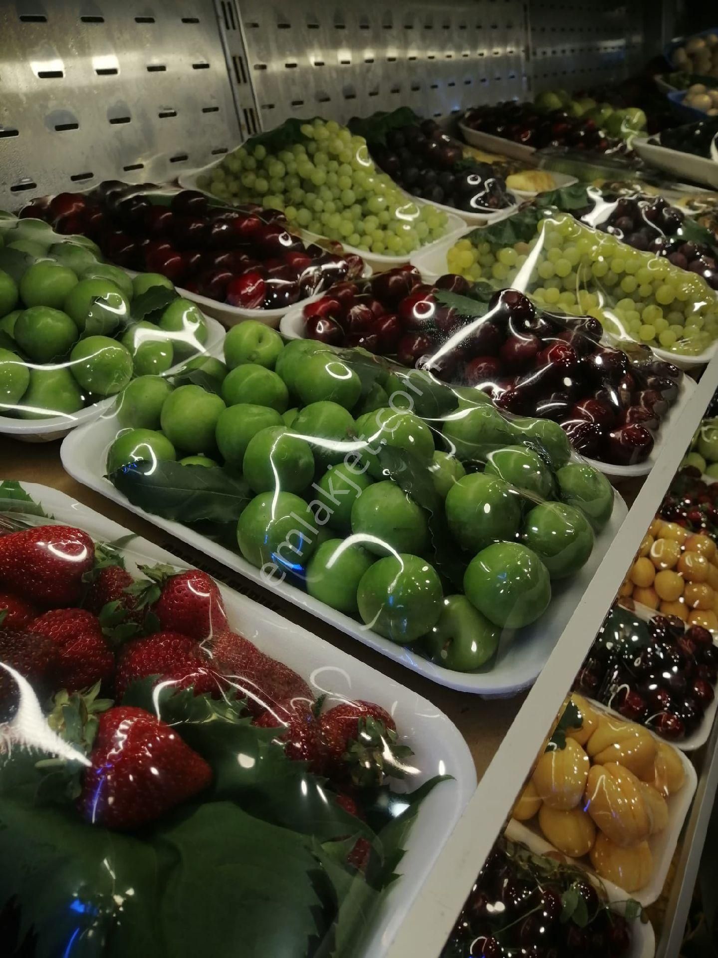 Küçükyalı Cadde"de Devren 45 M2 Ön Kullanımlı Manav Şarküteri - Görsel 14