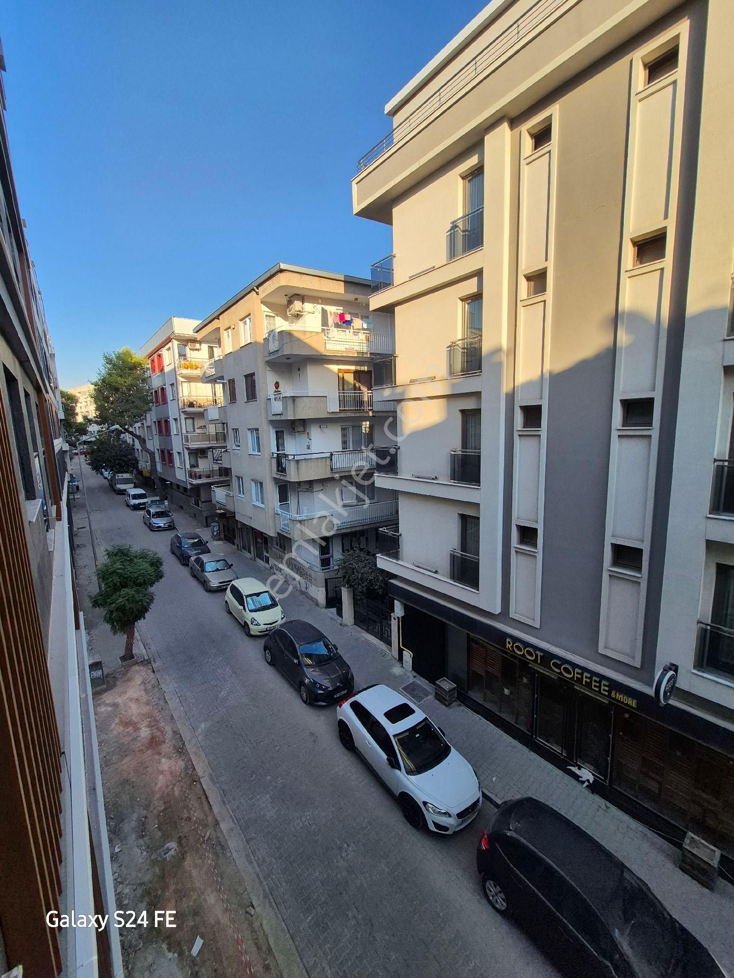 Bornova Da 1+1 Eşyalı Satılık Lüks Daire - Görsel 6