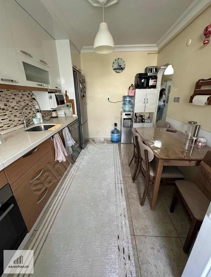 Aras İnşaat'dan Satılık 3+1 130m2 Orta Kat 17 Yıllık Daire - Görsel 10