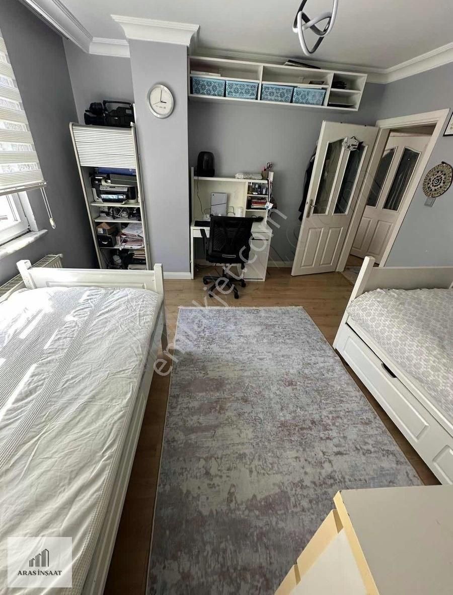 Aras İnşaat'dan Satılık 3+1 130m2 Orta Kat 17 Yıllık Daire - Görsel 8
