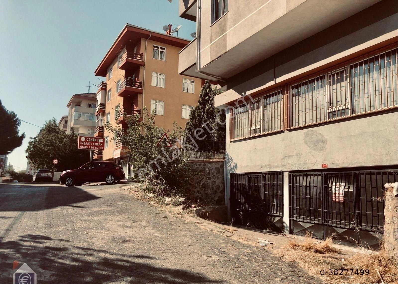 Ataşehir Emlak`tan İçerenköy Karakol Caddesine Yakın Kiralık Depo