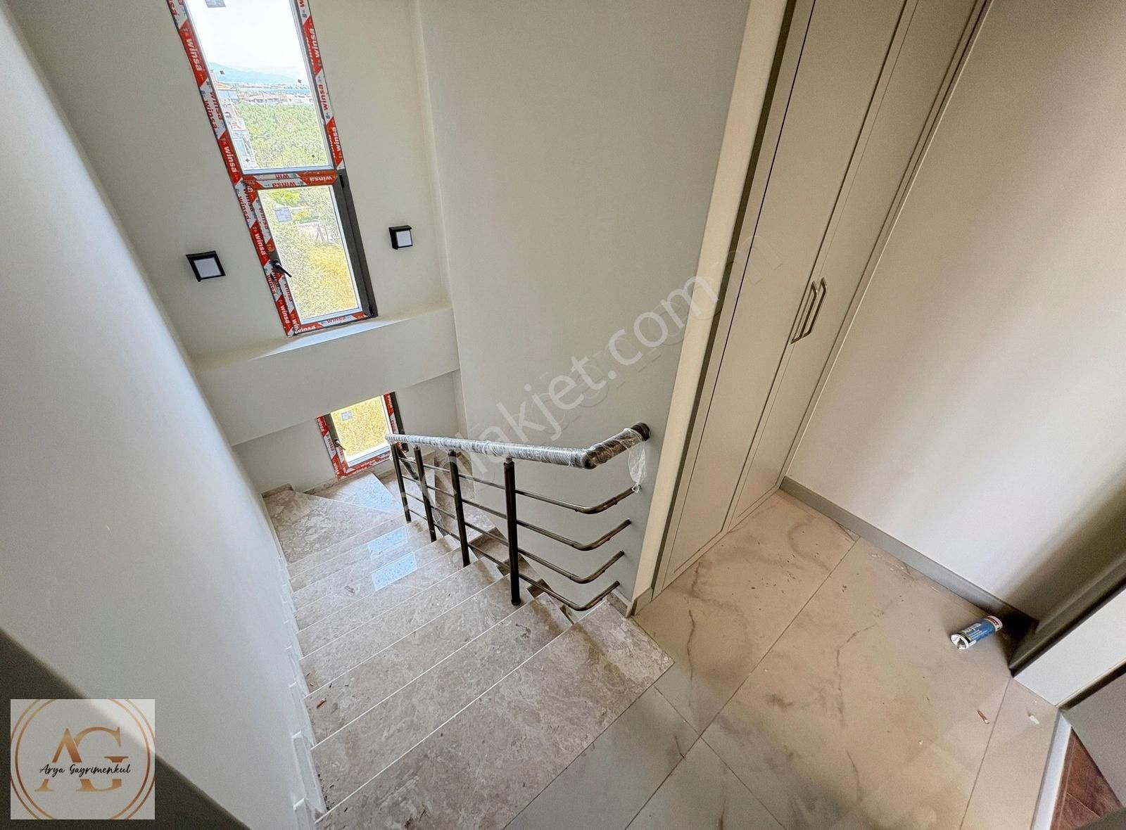 Arya'dan Güre'de Deniz Tarafında 4+1 Bağımsız Havuzlu Loft Villa - Görsel 15