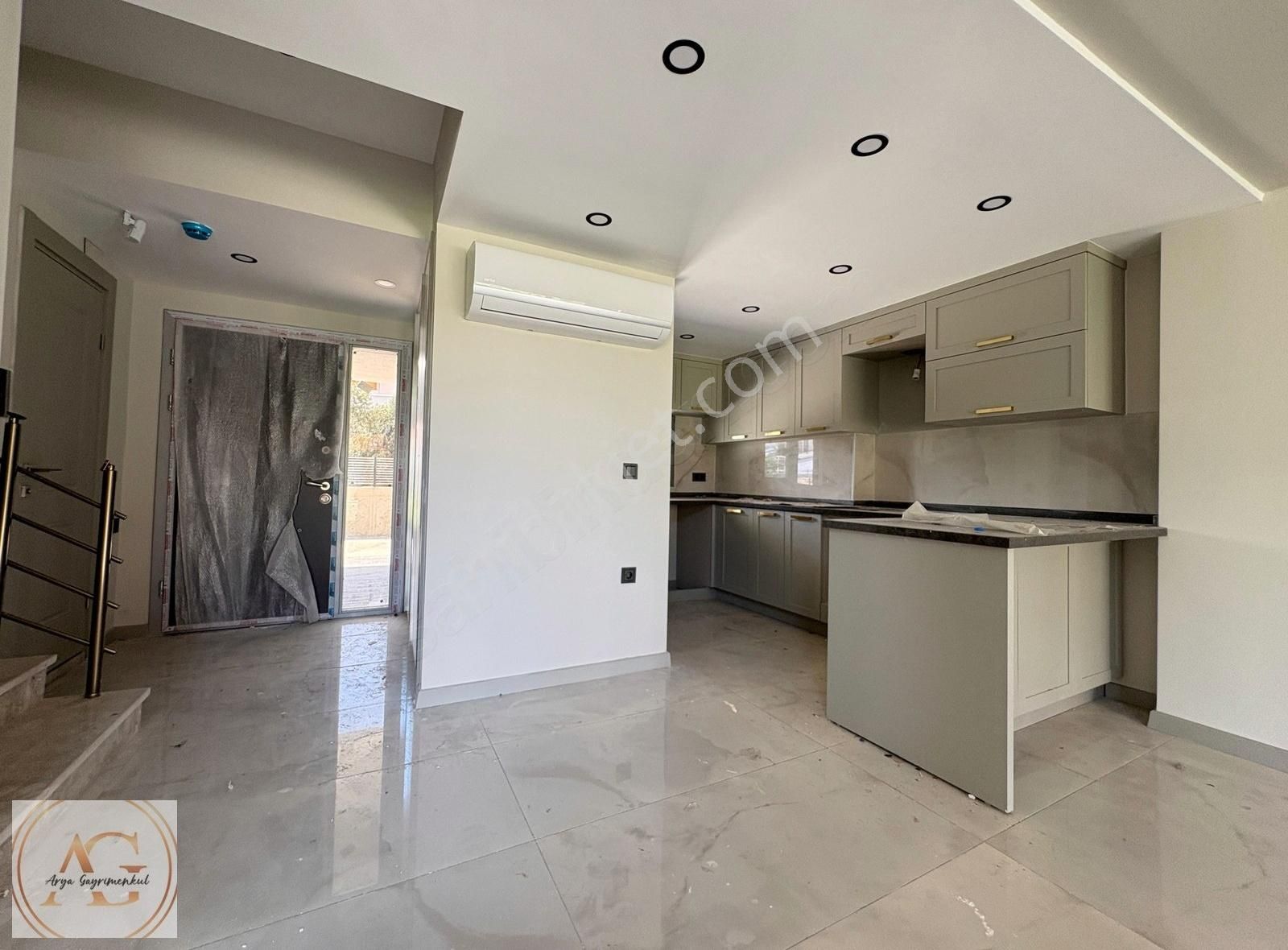 Arya'dan Güre'de Deniz Tarafında 4+1 Bağımsız Havuzlu Loft Villa - Görsel 6
