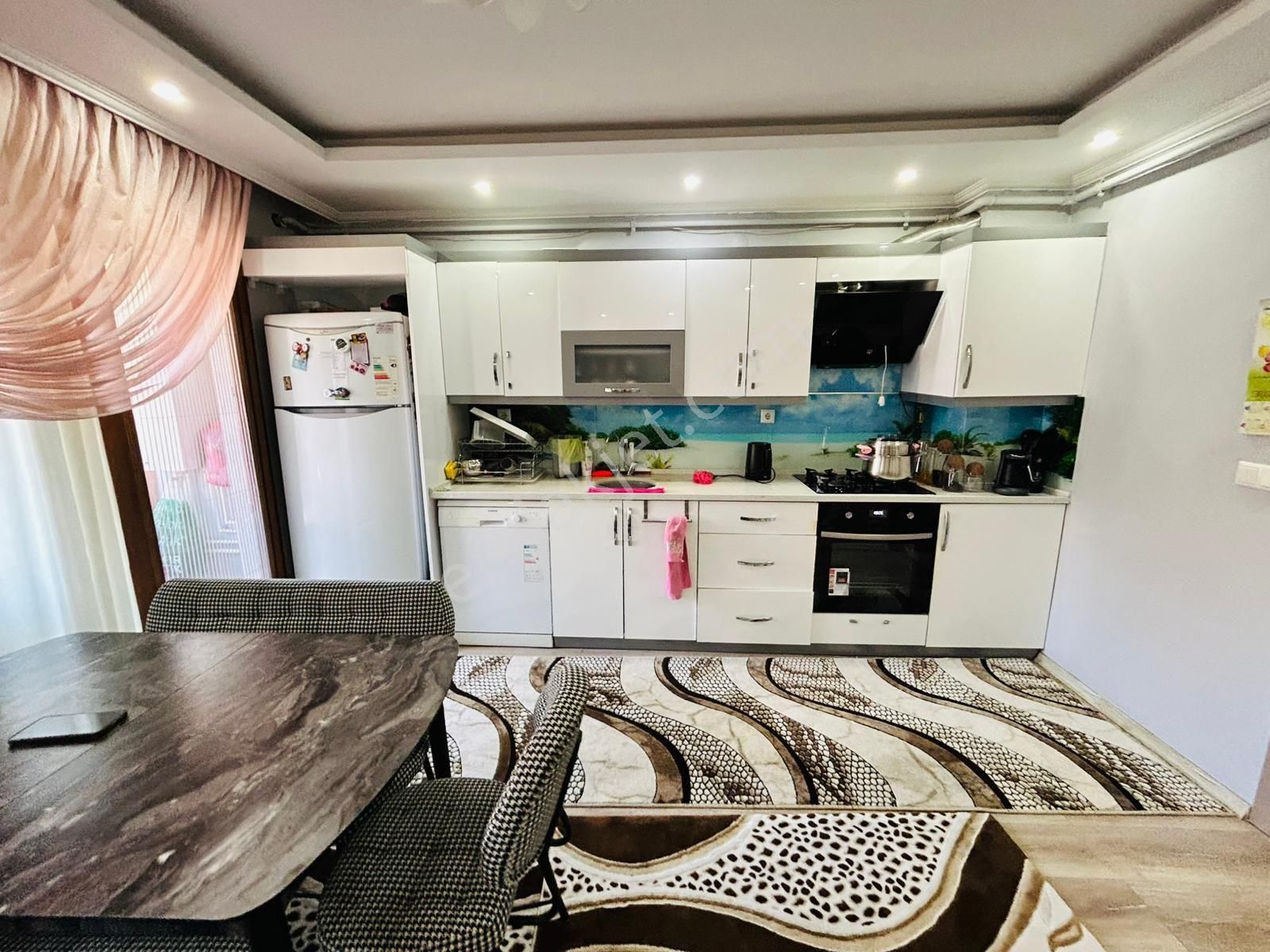 Asil Emlak'tan Muradiye'de 2+1 Ara Kat Satılık Daire