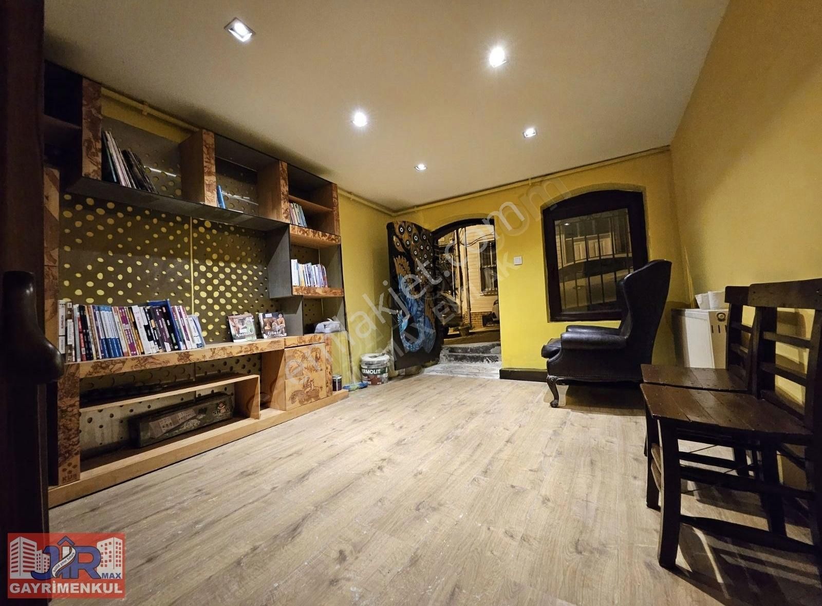 Kadıköy Rasimpaşa Da Kiralık 2+1 Eşyalı Daire Faturalar Dahil