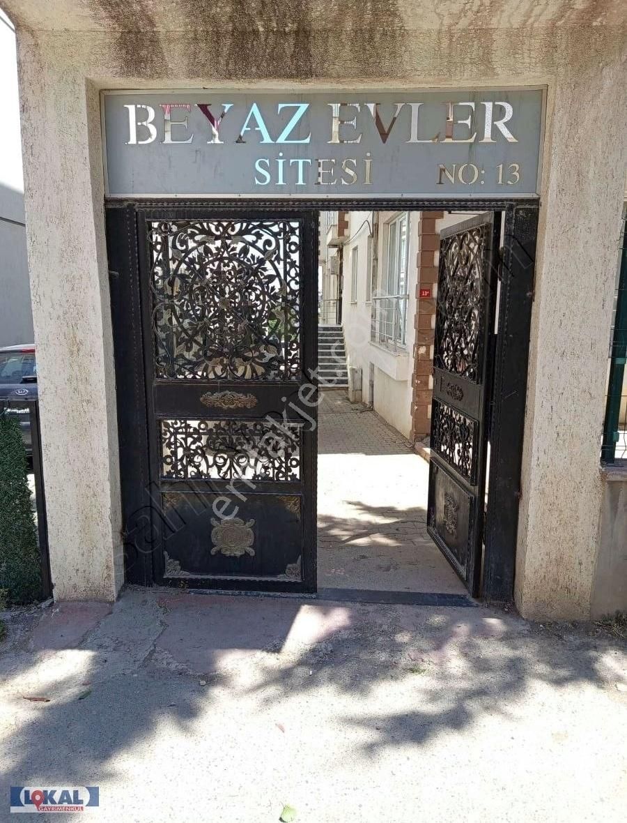 Aydınlı ,beyaz Evler Sitesinde ,eşyalı Satılık 2+1 Daire