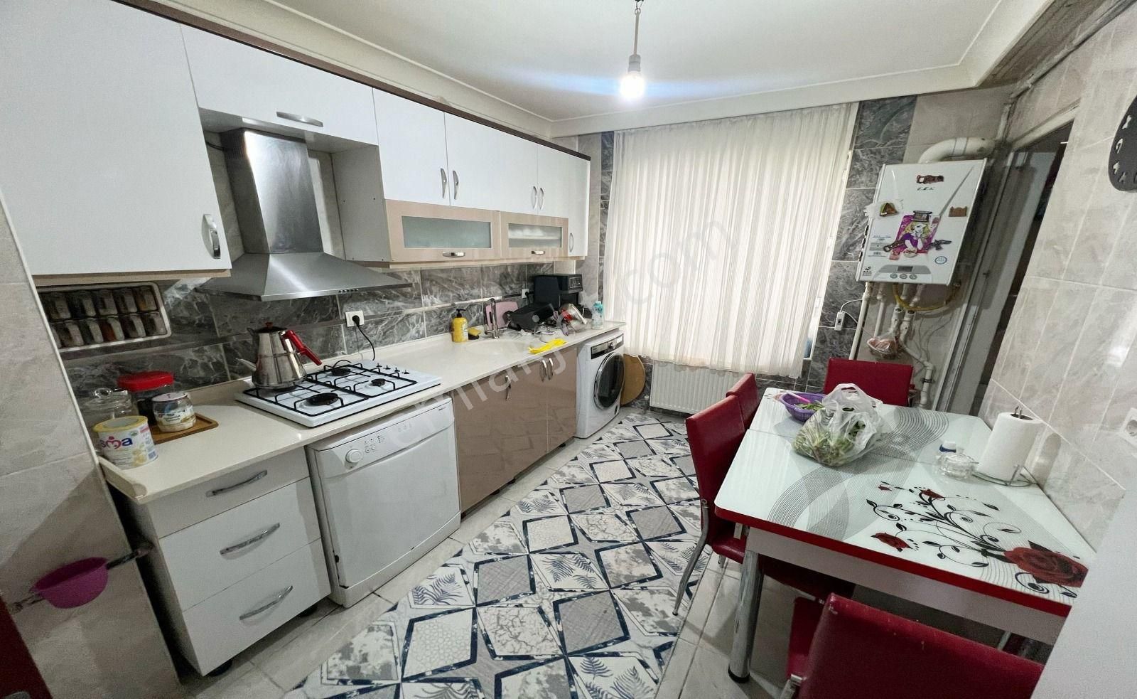 (1090) Keçiören Ataparkta 4.orta Katta Asansörlü 3+1 Satılık Daire