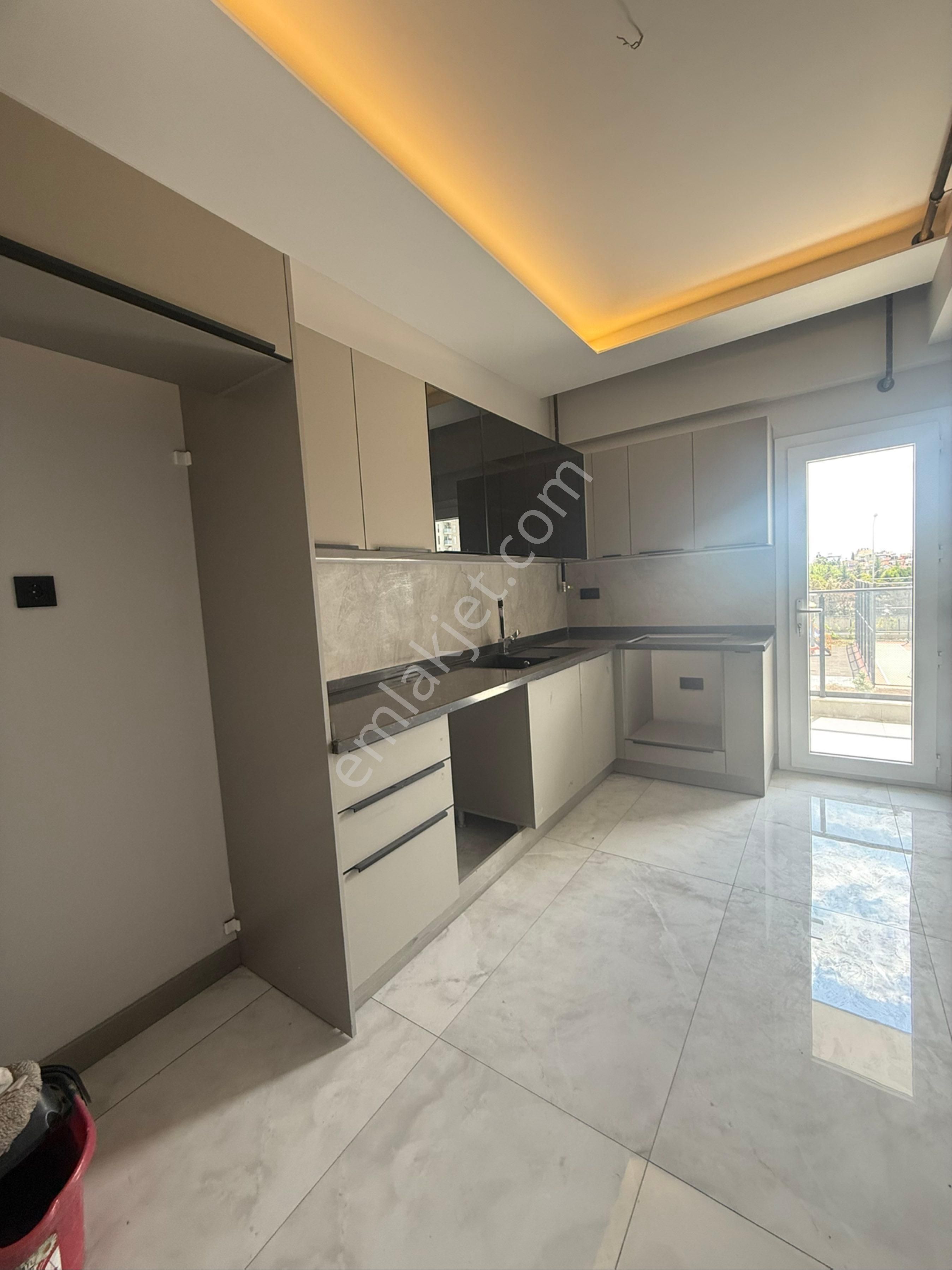 Aydınlar’da Havuzlu Sitede Sıfır Lüks 2+1 Fırsatı!