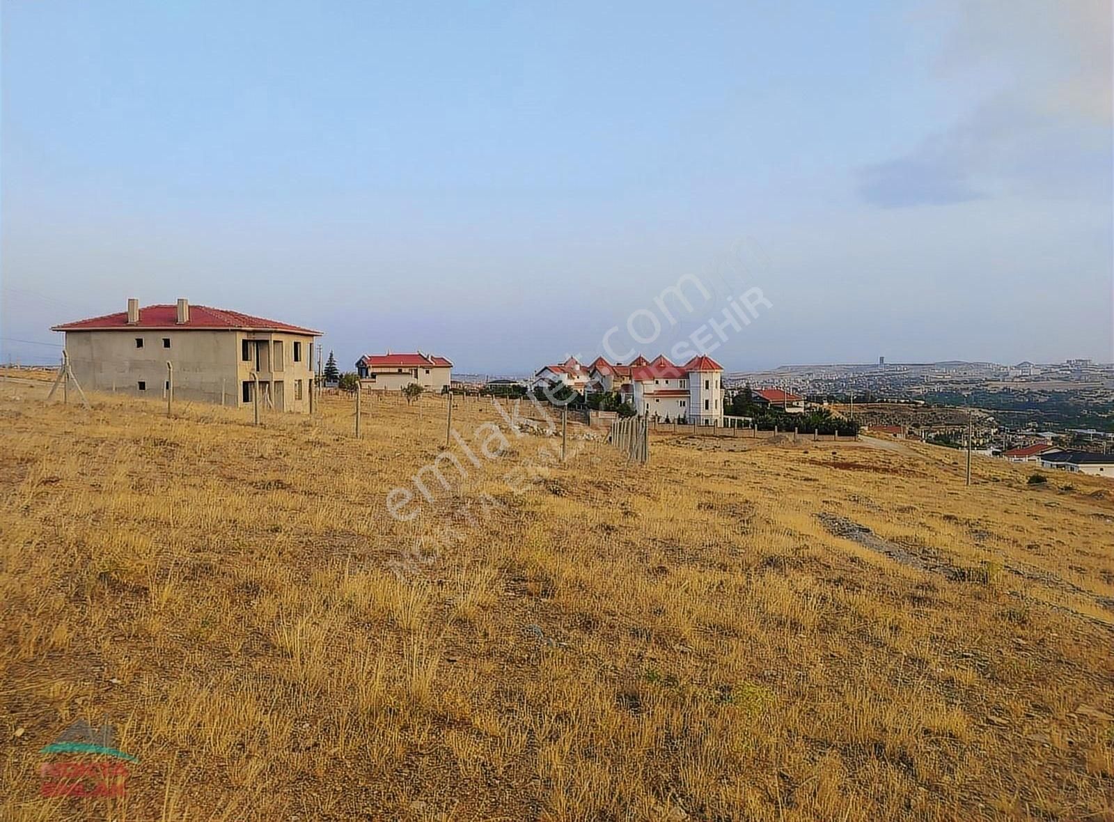 Nokta Emlakta Villalar Bölgesinde Şehir Manzaralı Arsa