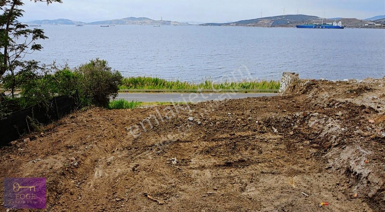 Yenifoça Donatkent'te Denize Sıfır Villa İmarlı Arsa