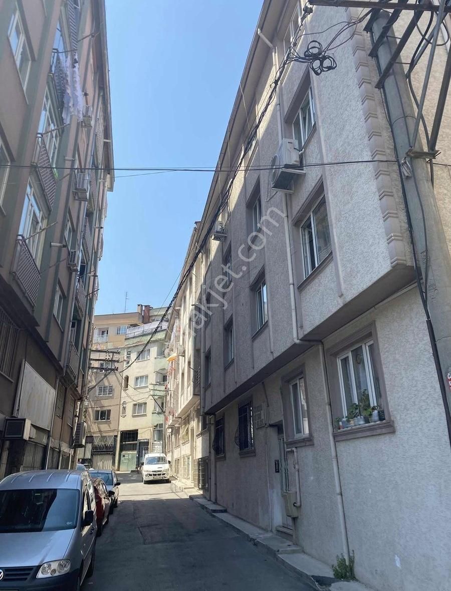 Metroya 100 Mt Yürüme Mesafesinde Köşe 2+1 Daire - Görsel 11