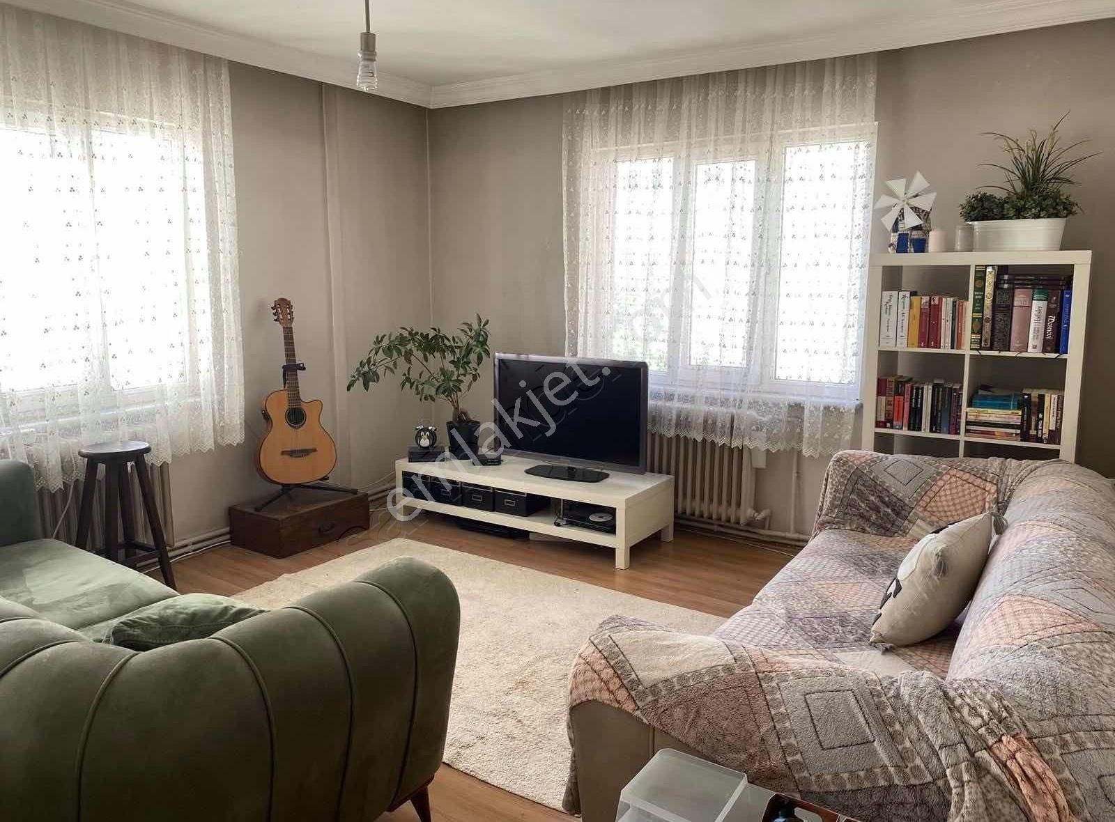 Metroya 100 Mt Yürüme Mesafesinde Köşe 2+1 Daire - Görsel 4
