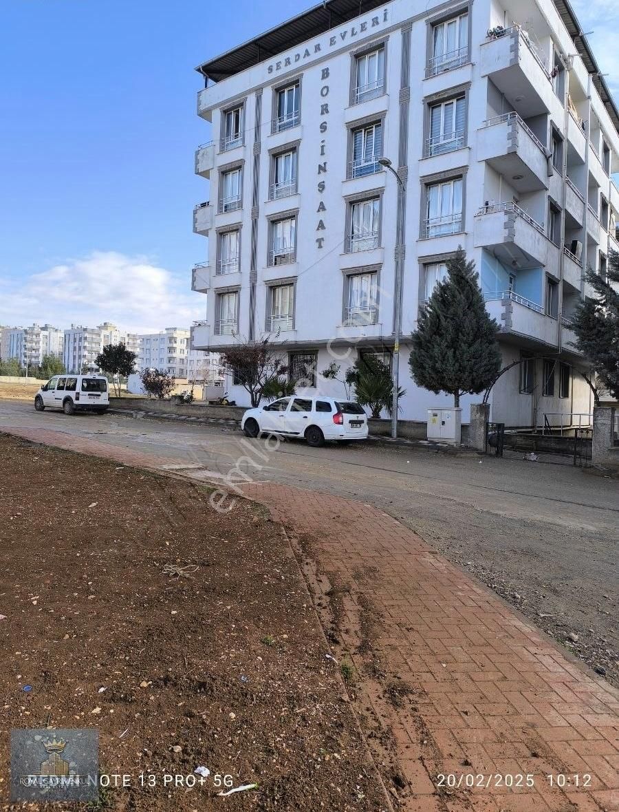 Üniv. Civarında Satılık Uygun 1+1 Köşe Daire