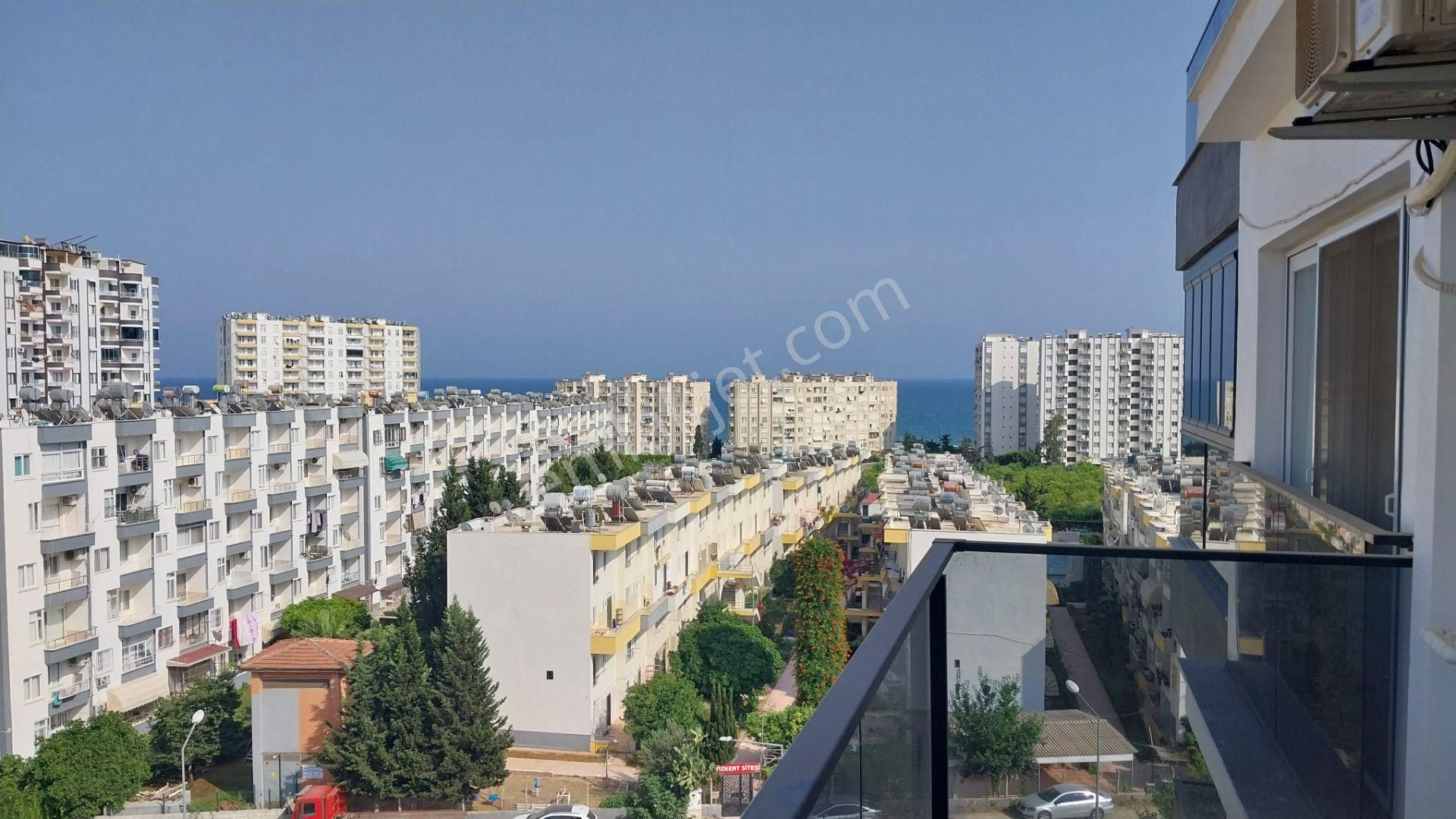 Tömük'te Plaja Yakın Merkezi Konumlu 1+1 Açık Mutfak Brüt 68 M2